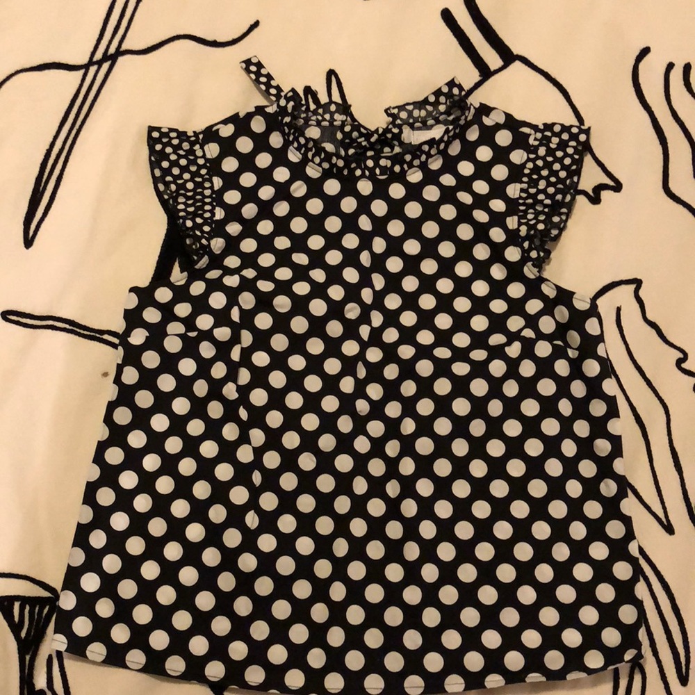 Polkadot billowy sleeveless shirt